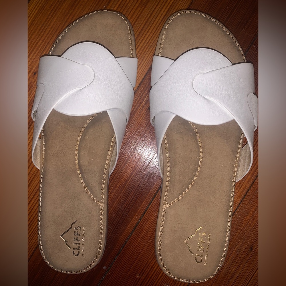 Cliffs by White Mountain Women's Fortunate Slide Sandals